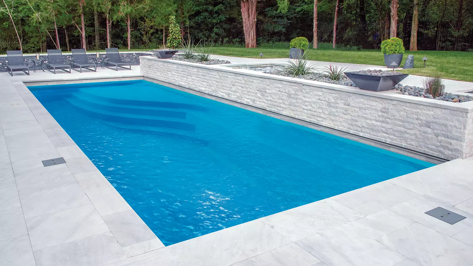 Leisure Pools Wave fiberglass swimming pool